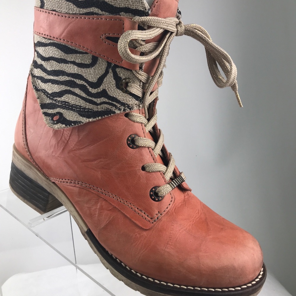 Dromedaris Kara Wms 38/US 8 Red Leather Ankle Boot